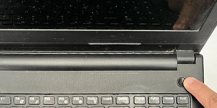 Starten Sie das Acer Aspire One neu.
Drücken Sie wiederholt die Taste F8, während der Laptop hochfährt.