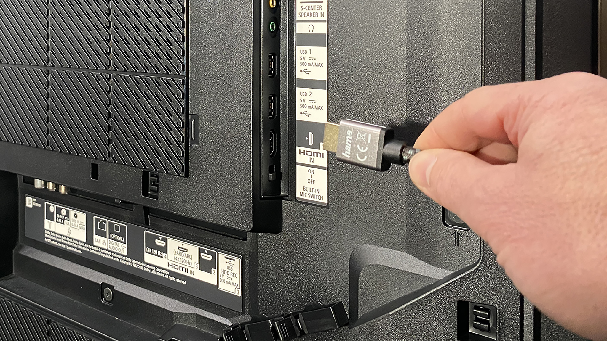 Wechseln Sie zum Menü des HDMI-Eingangs am Fernseher oder Monitor.
Stellen Sie sicher, dass der richtige HDMI-Eingang ausgewählt ist.